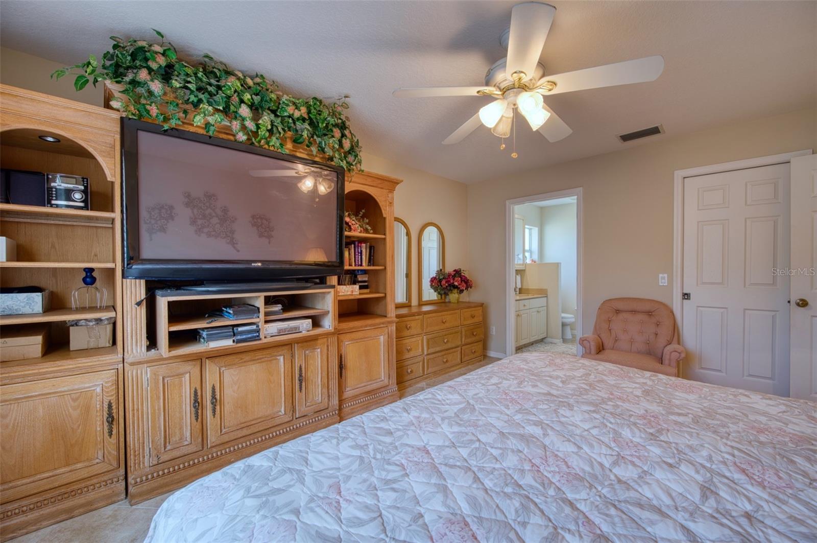 541 Falkland, Venice, FL 34293