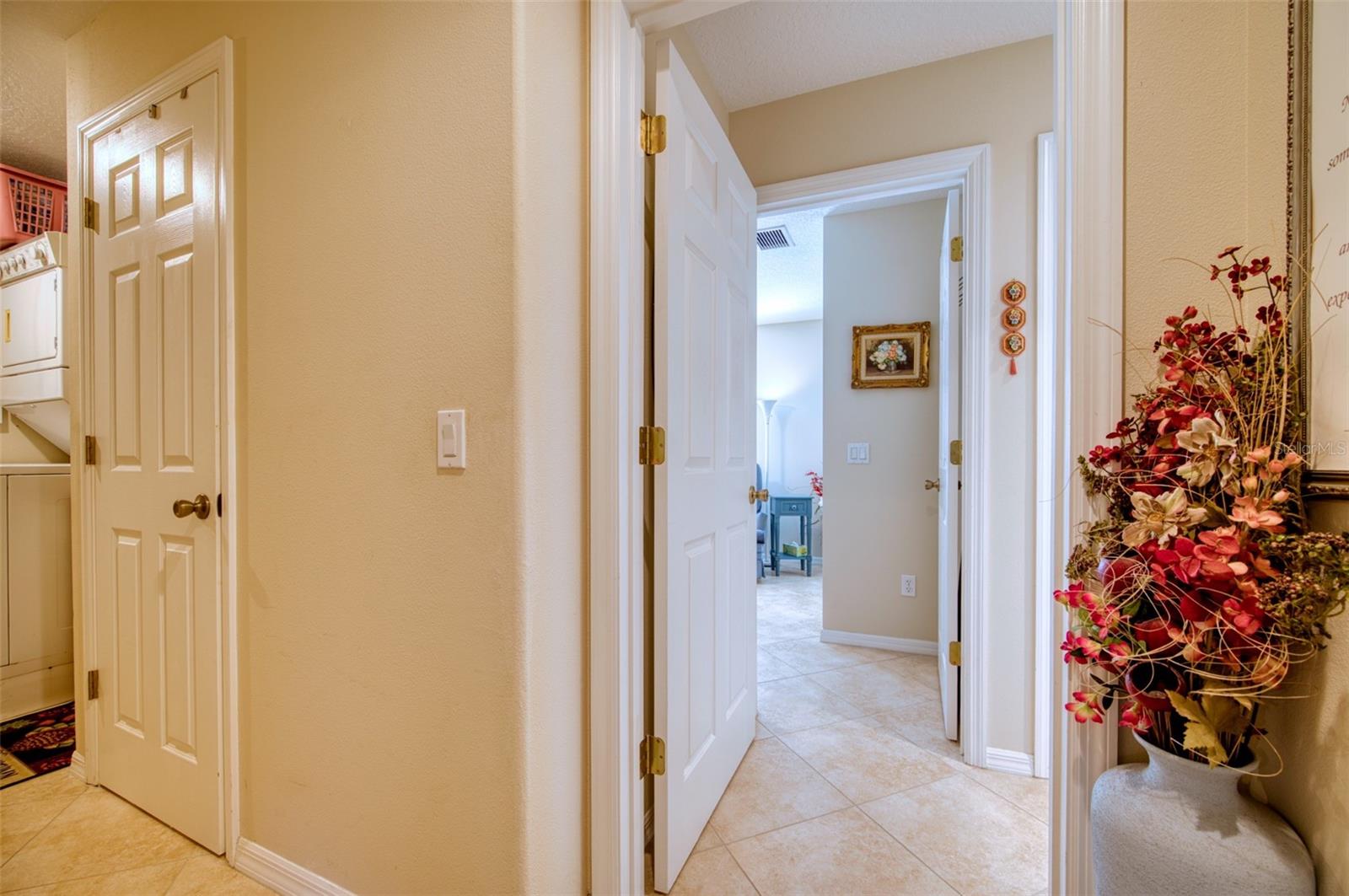 541 Falkland, Venice, FL 34293
