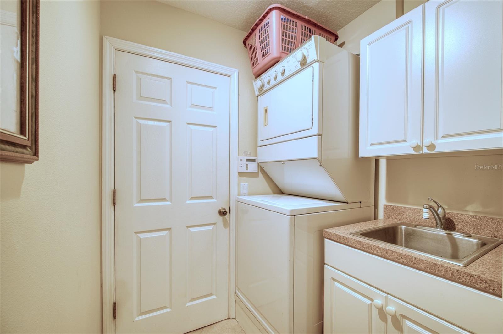 541 Falkland, Venice, FL 34293