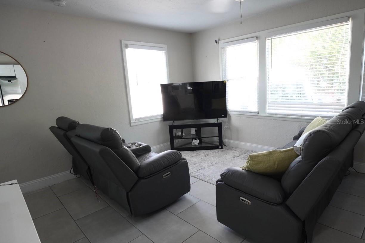 4405 Tampania, Tampa, FL 33614