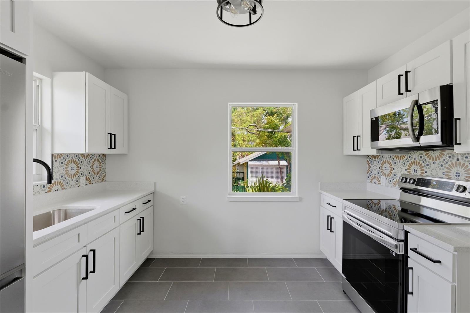 3030 5th, St Petersburg, FL 33704