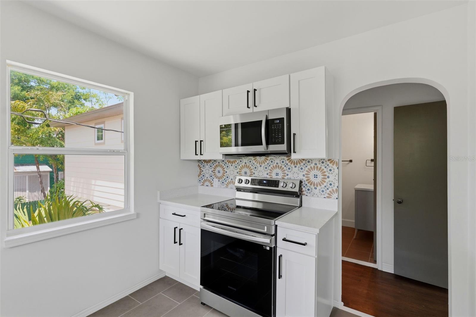 3030 5th, St Petersburg, FL 33704