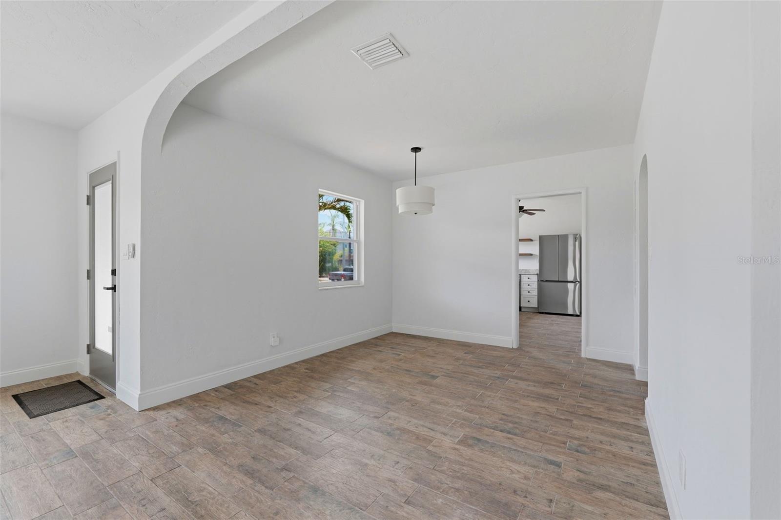 3030 5th, St Petersburg, FL 33704