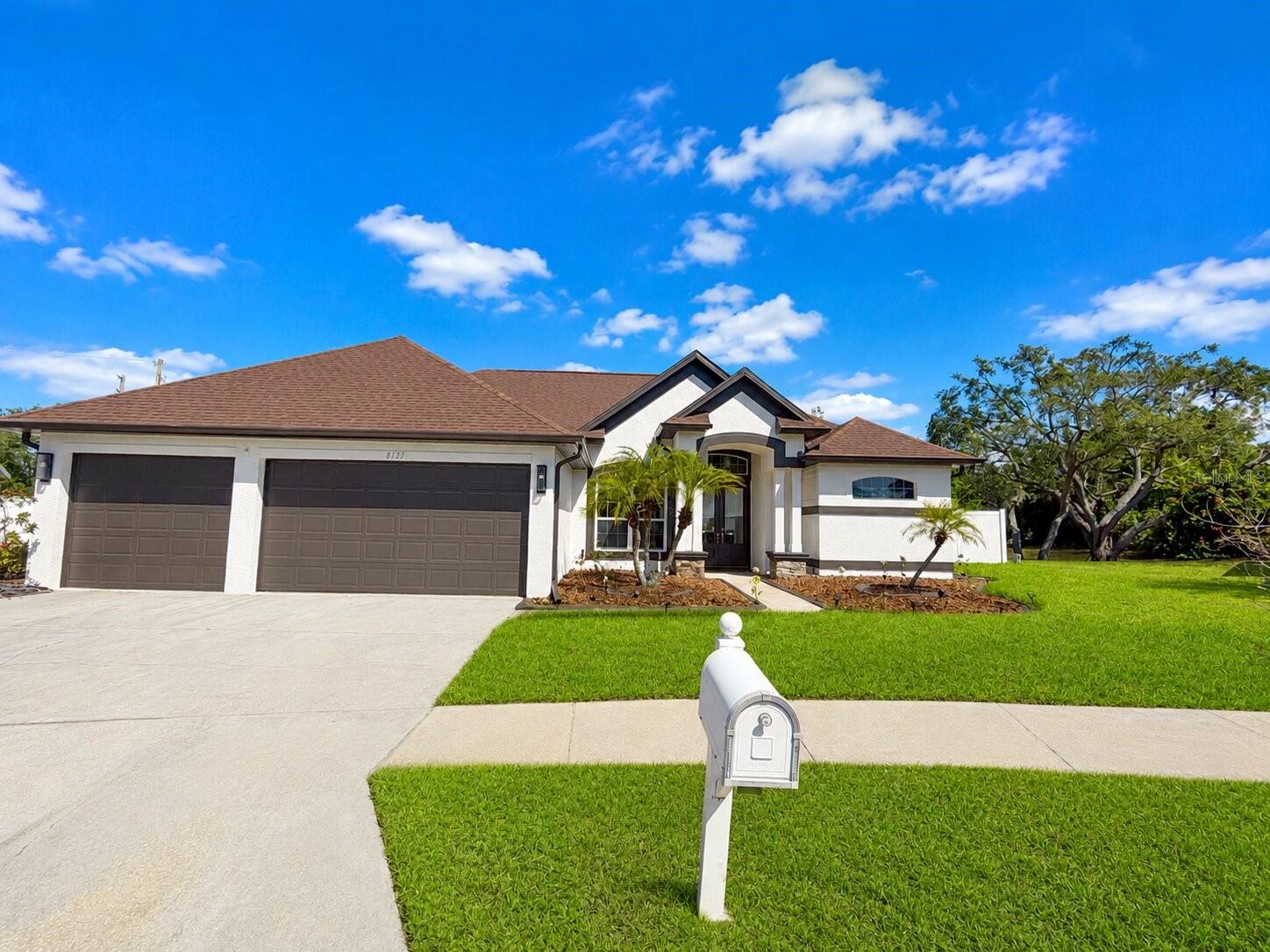 8137 Golden Bear, Port Richey, FL 34668