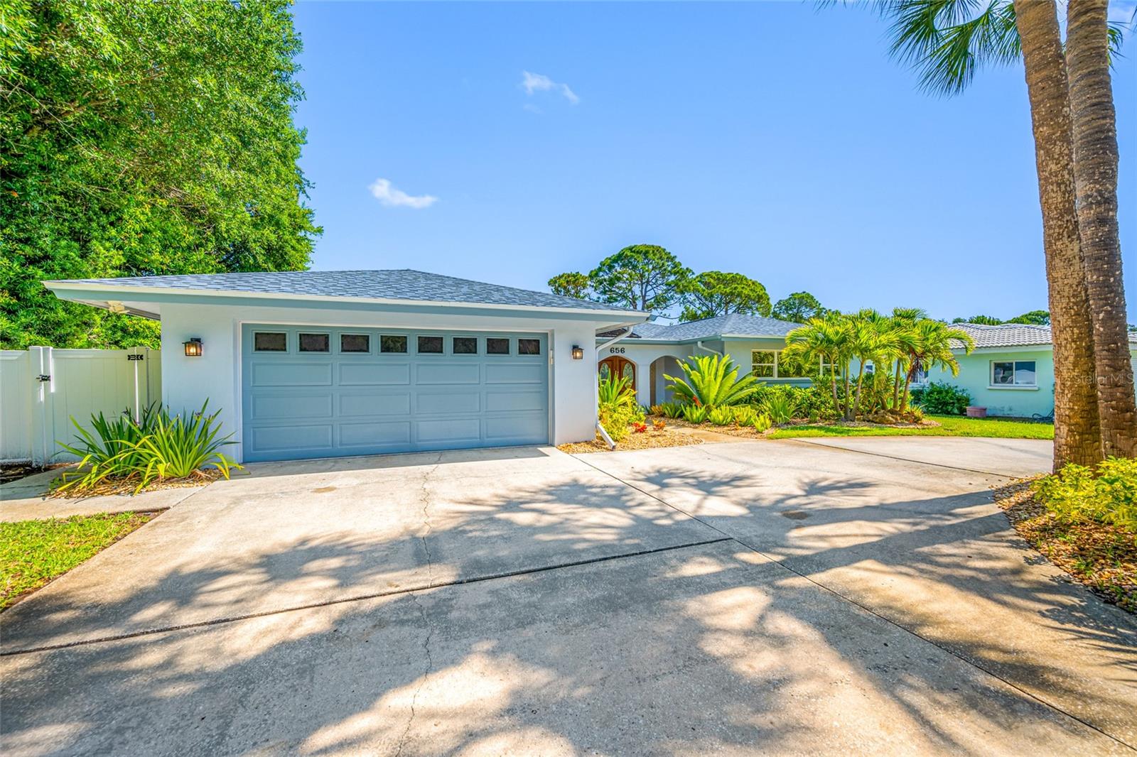 656 Mehlenbacher, Belleair, FL 33756