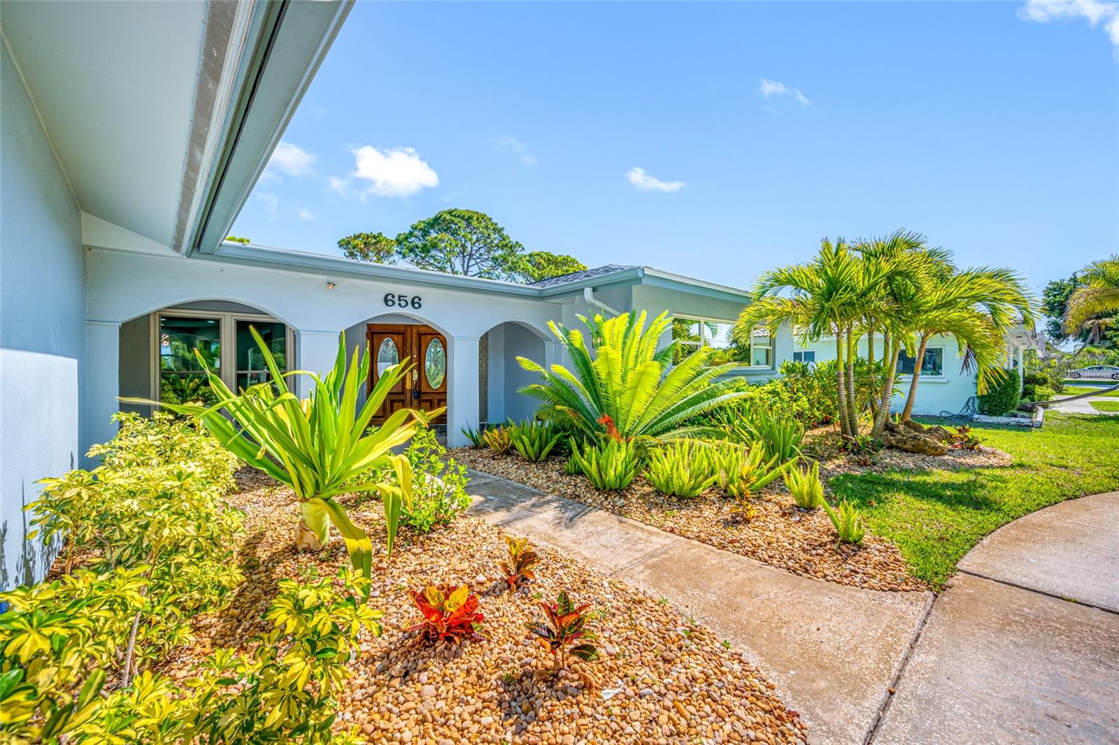 656 Mehlenbacher, Belleair, FL 33756