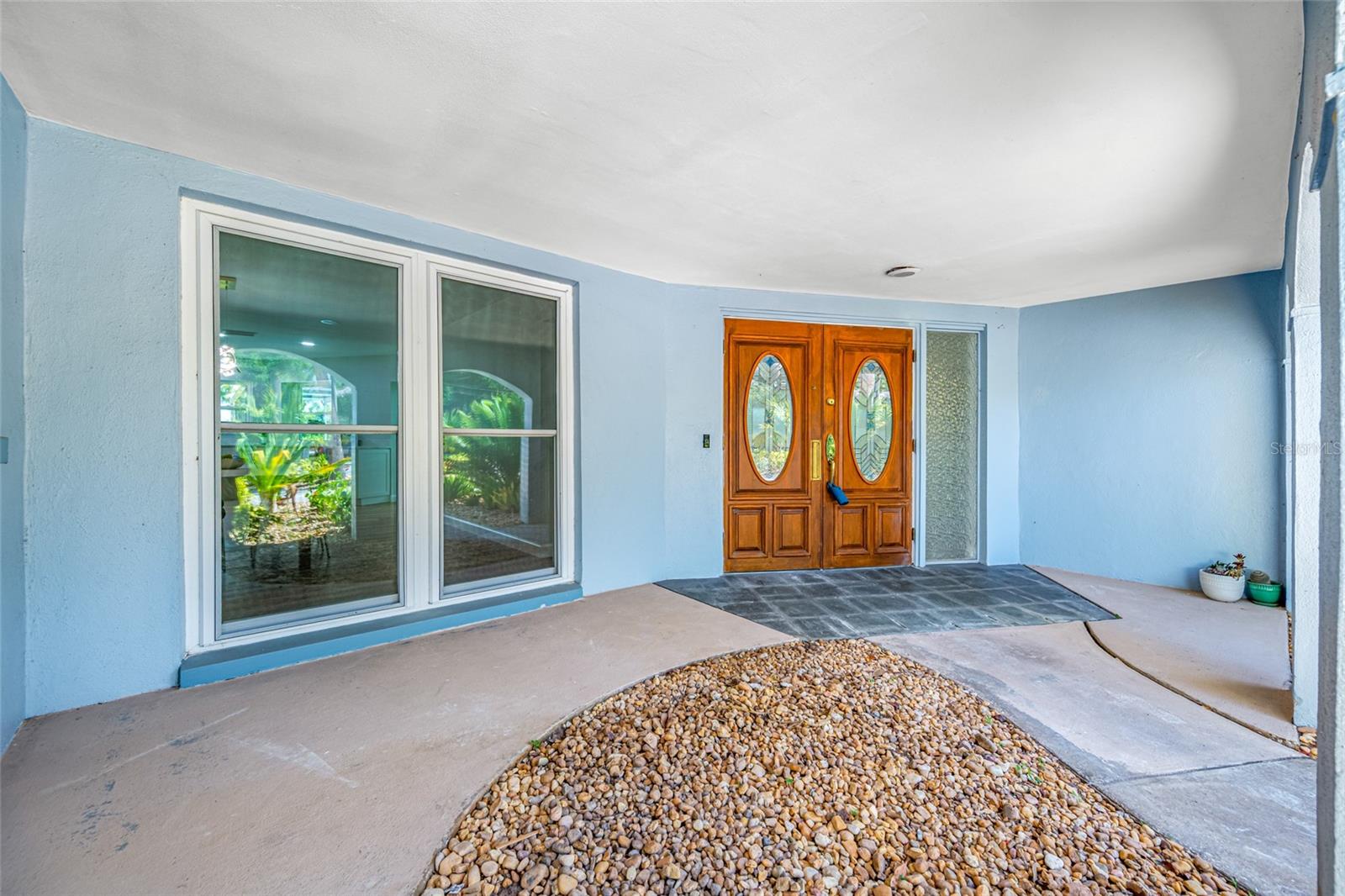 656 Mehlenbacher, Belleair, FL 33756