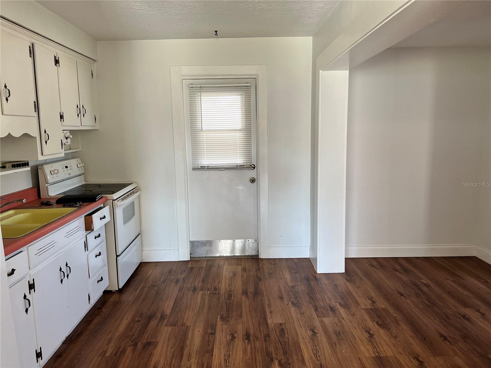 3112 Savoy, Sarasota, FL 34232