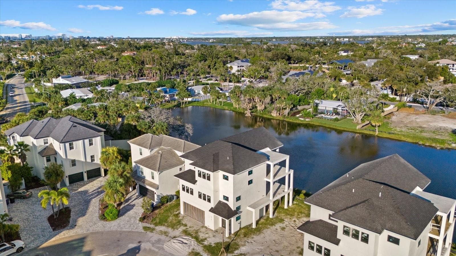 6907 Bochi, Sarasota, FL 34242