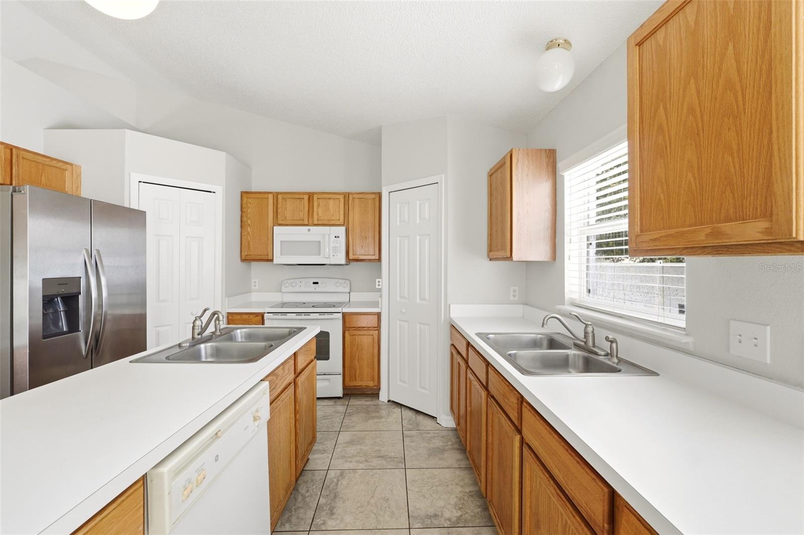 955 Louvre, Kissimmee, FL 34759