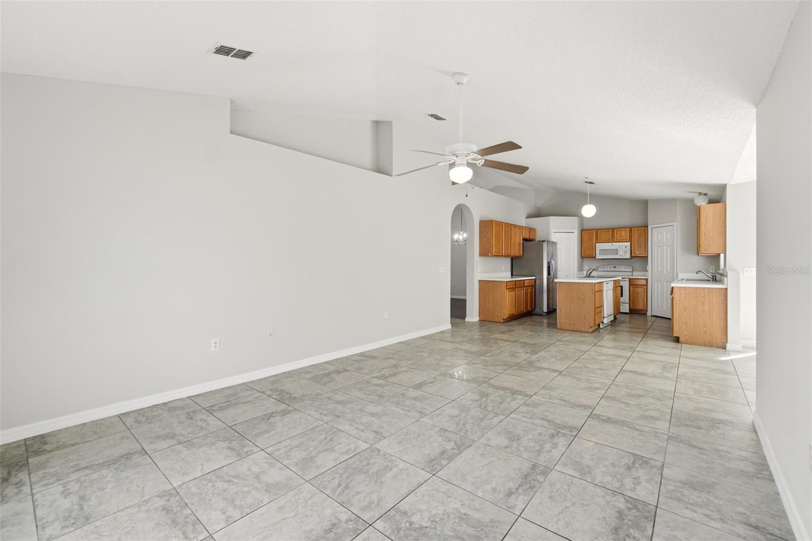 955 Louvre, Kissimmee, FL 34759