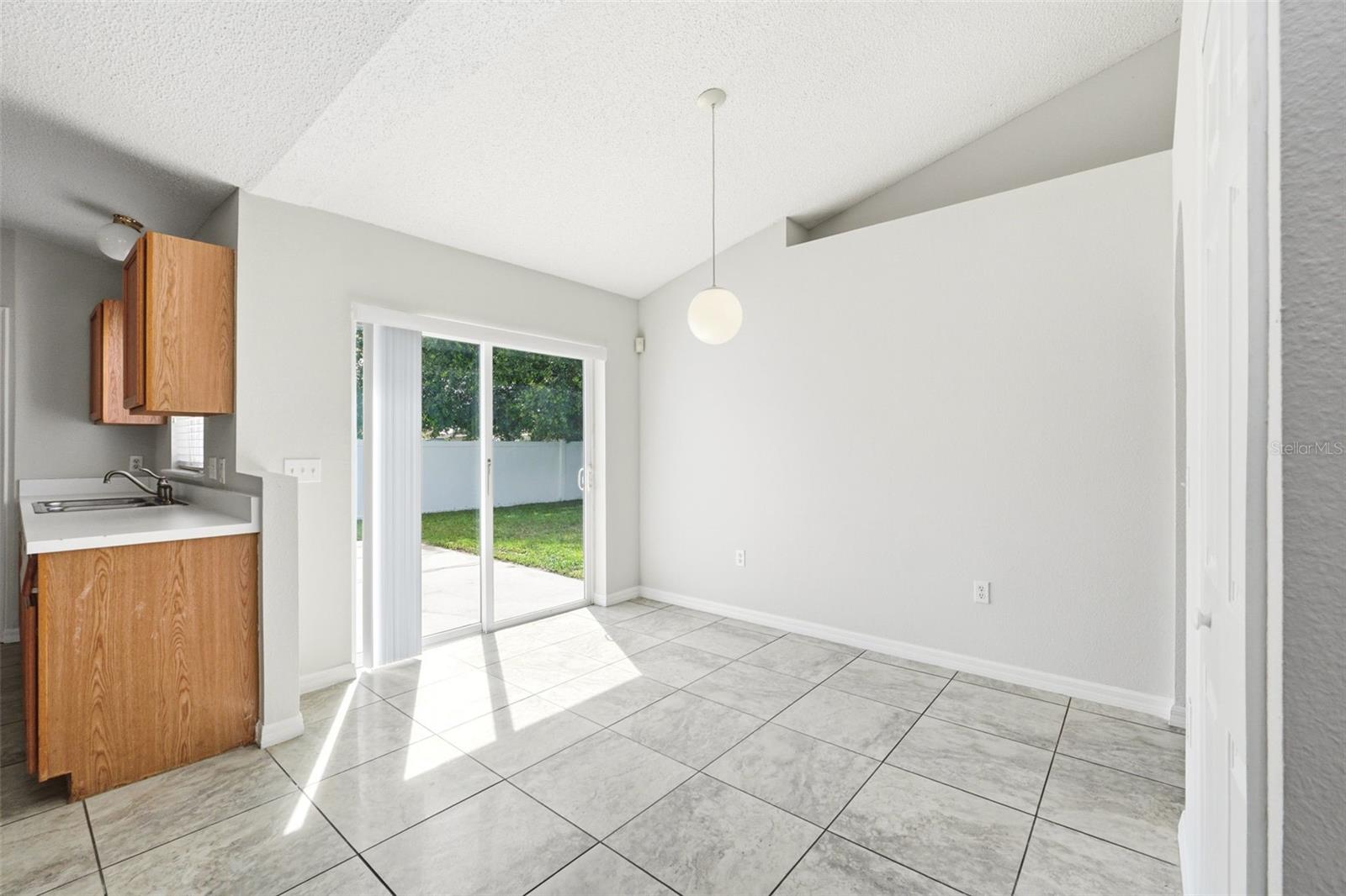 955 Louvre, Kissimmee, FL 34759