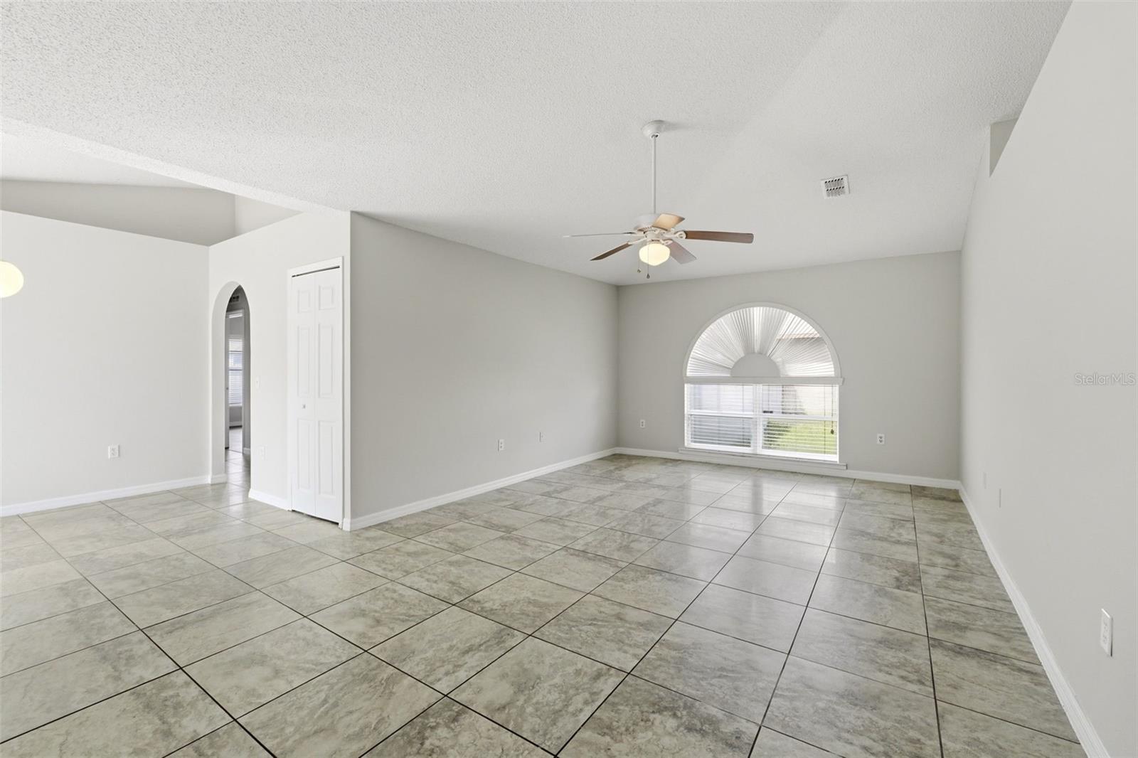 955 Louvre, Kissimmee, FL 34759