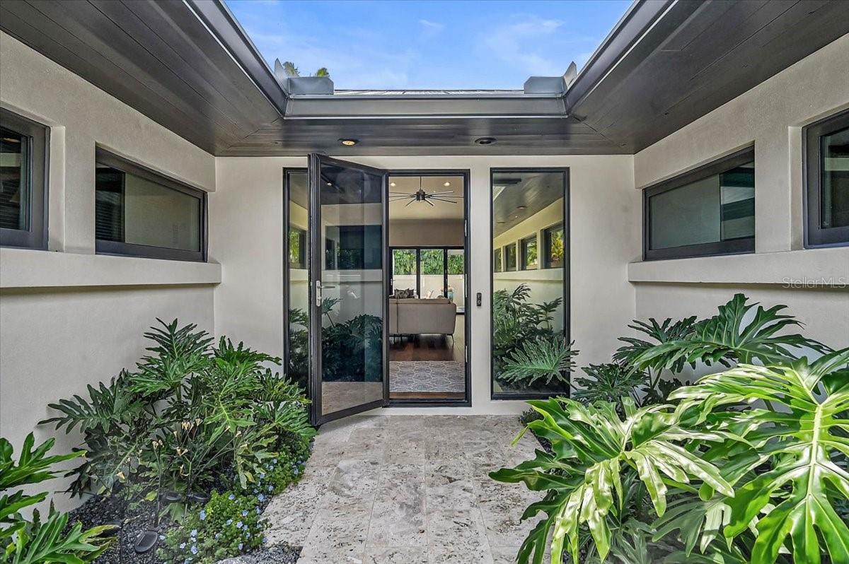 627 Owl, Sarasota, FL 34236
