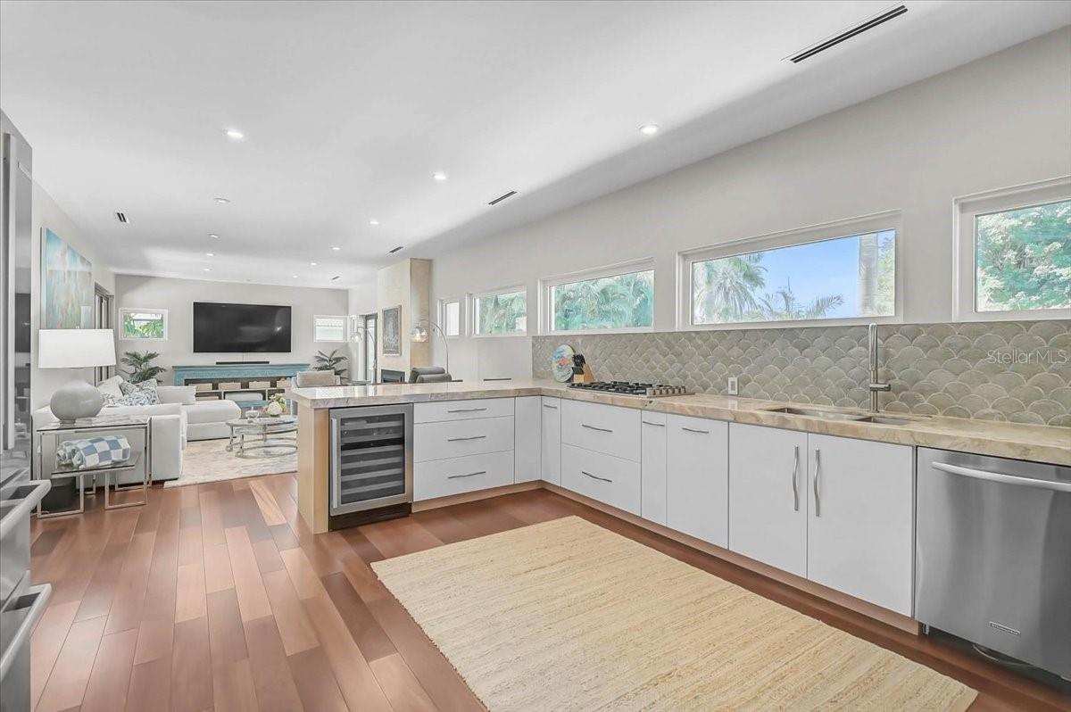 627 Owl, Sarasota, FL 34236
