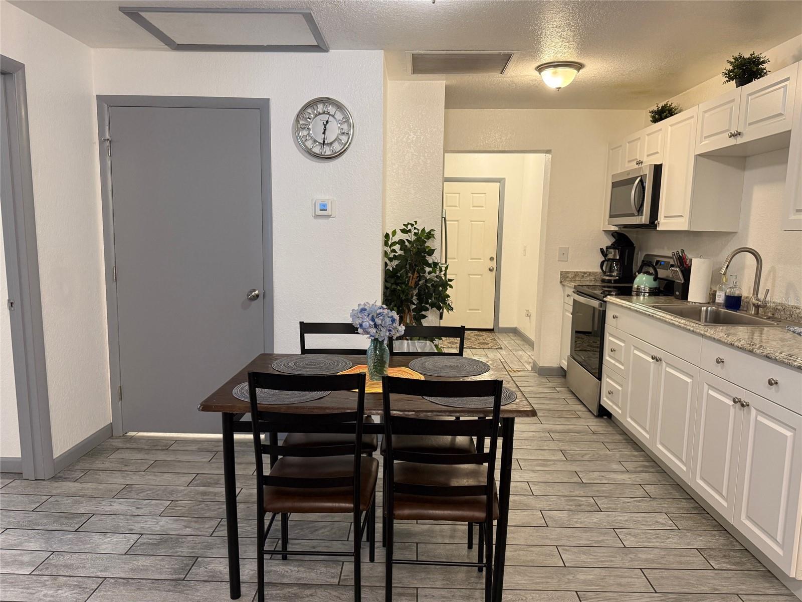 907 N Wabash Ave, Lakeland, FL 33815