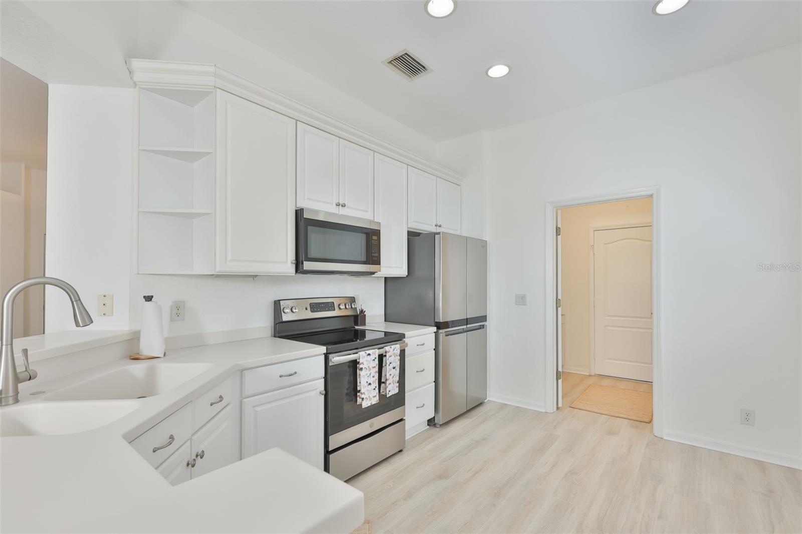 448 Noble Faire, Sun City Center, FL 33573