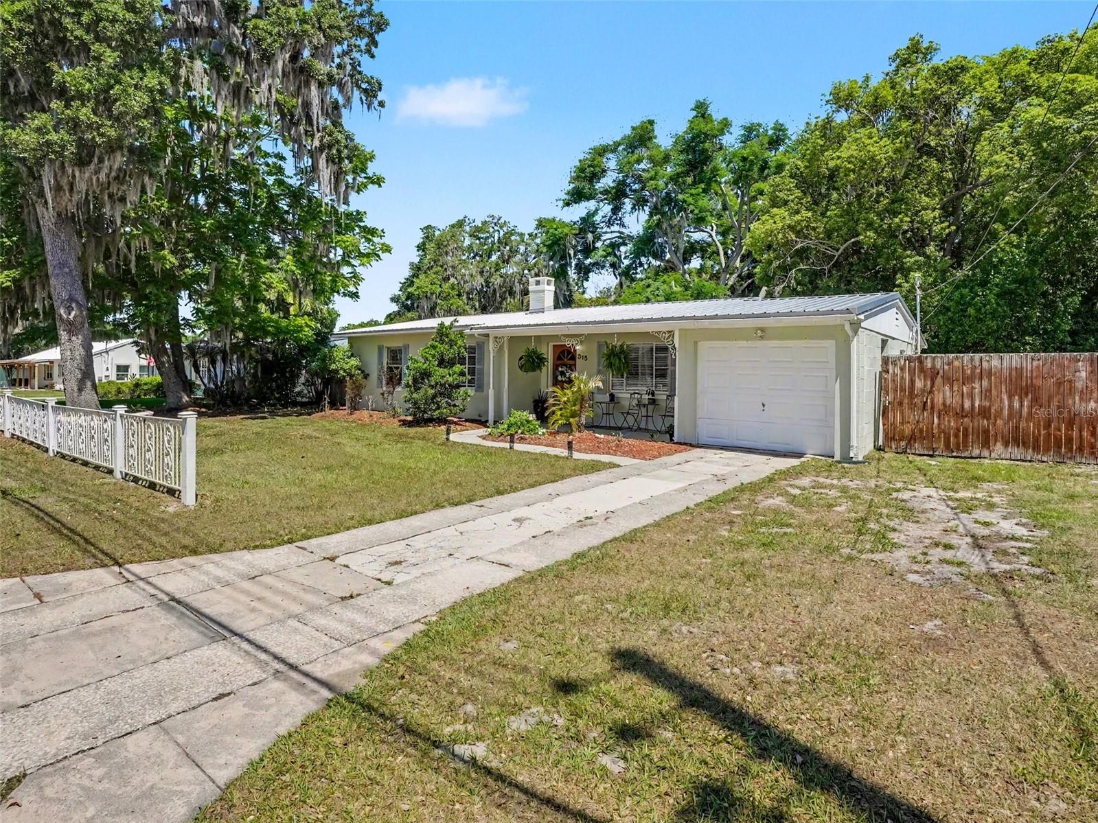 315 11th, Mount Dora, FL 32757