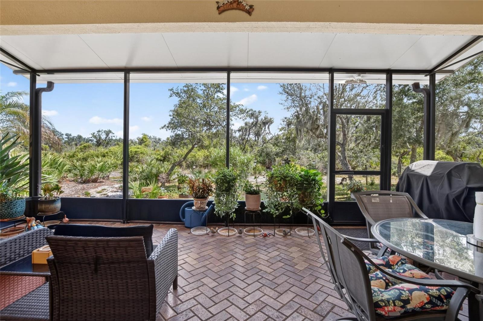 1525 Emerald Dunes, Sun City Center, FL 33573