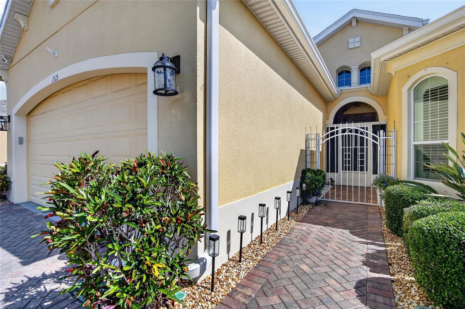 1525 Emerald Dunes, Sun City Center, FL 33573