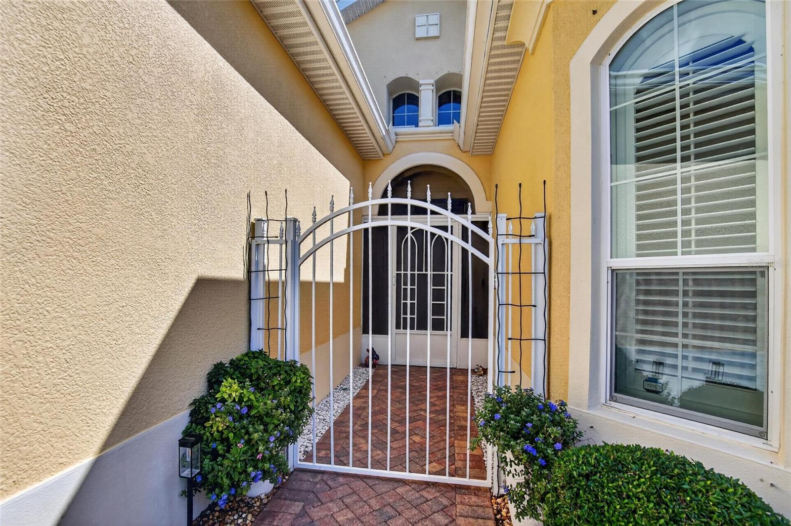 1525 Emerald Dunes, Sun City Center, FL 33573