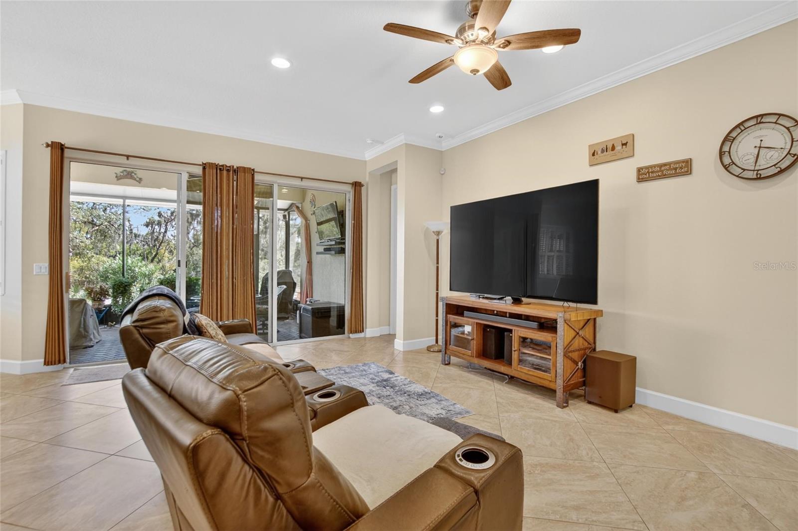 1525 Emerald Dunes, Sun City Center, FL 33573