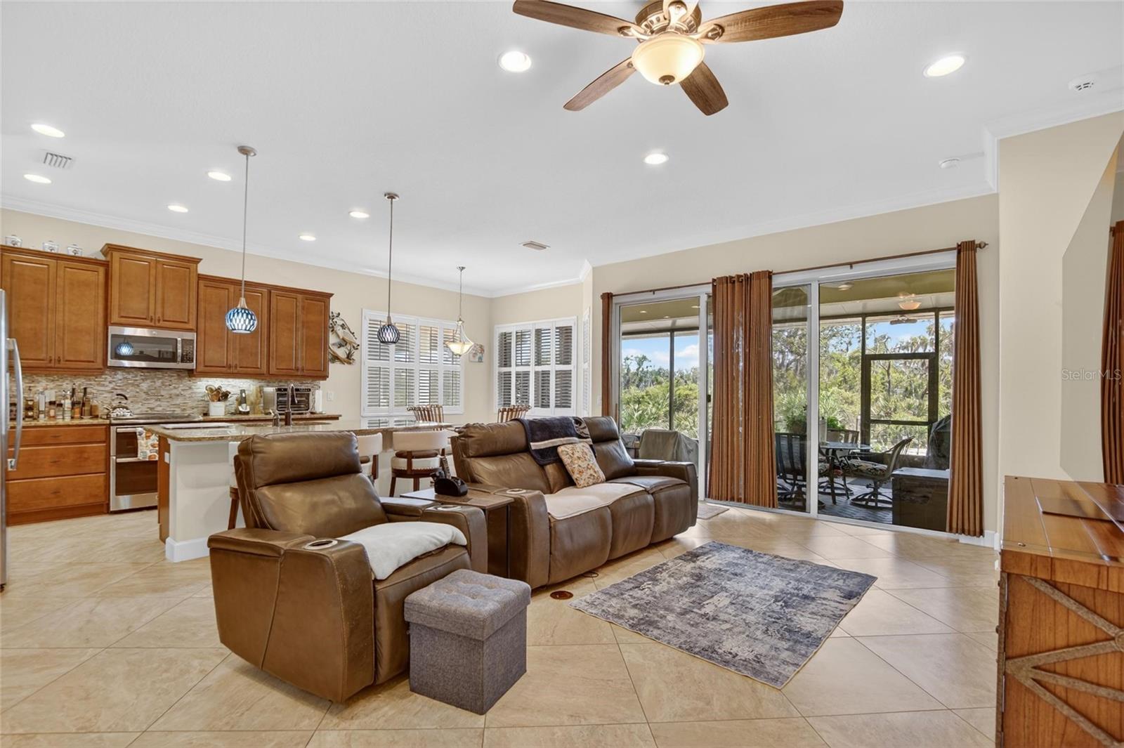 1525 Emerald Dunes, Sun City Center, FL 33573