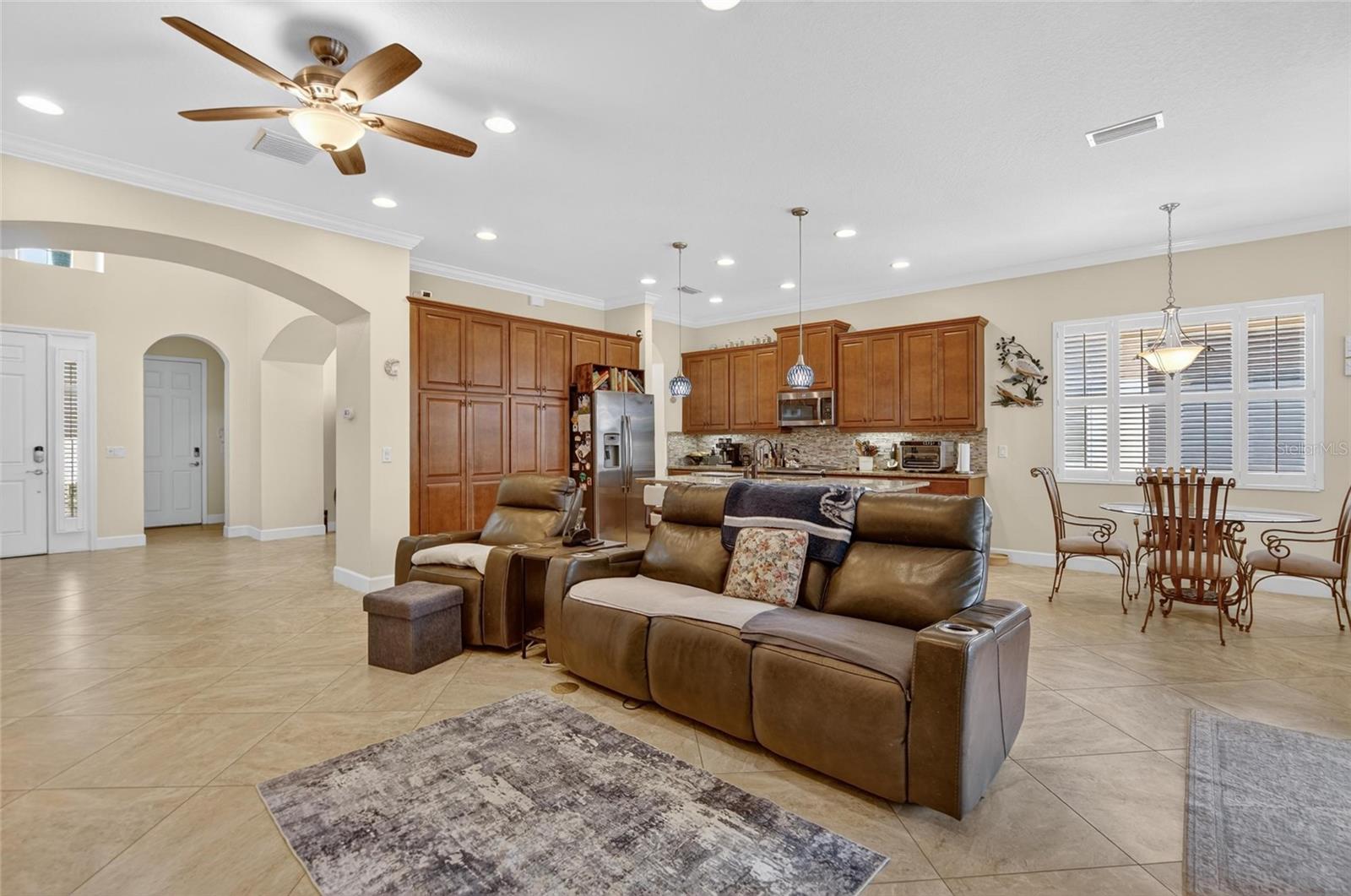 1525 Emerald Dunes, Sun City Center, FL 33573