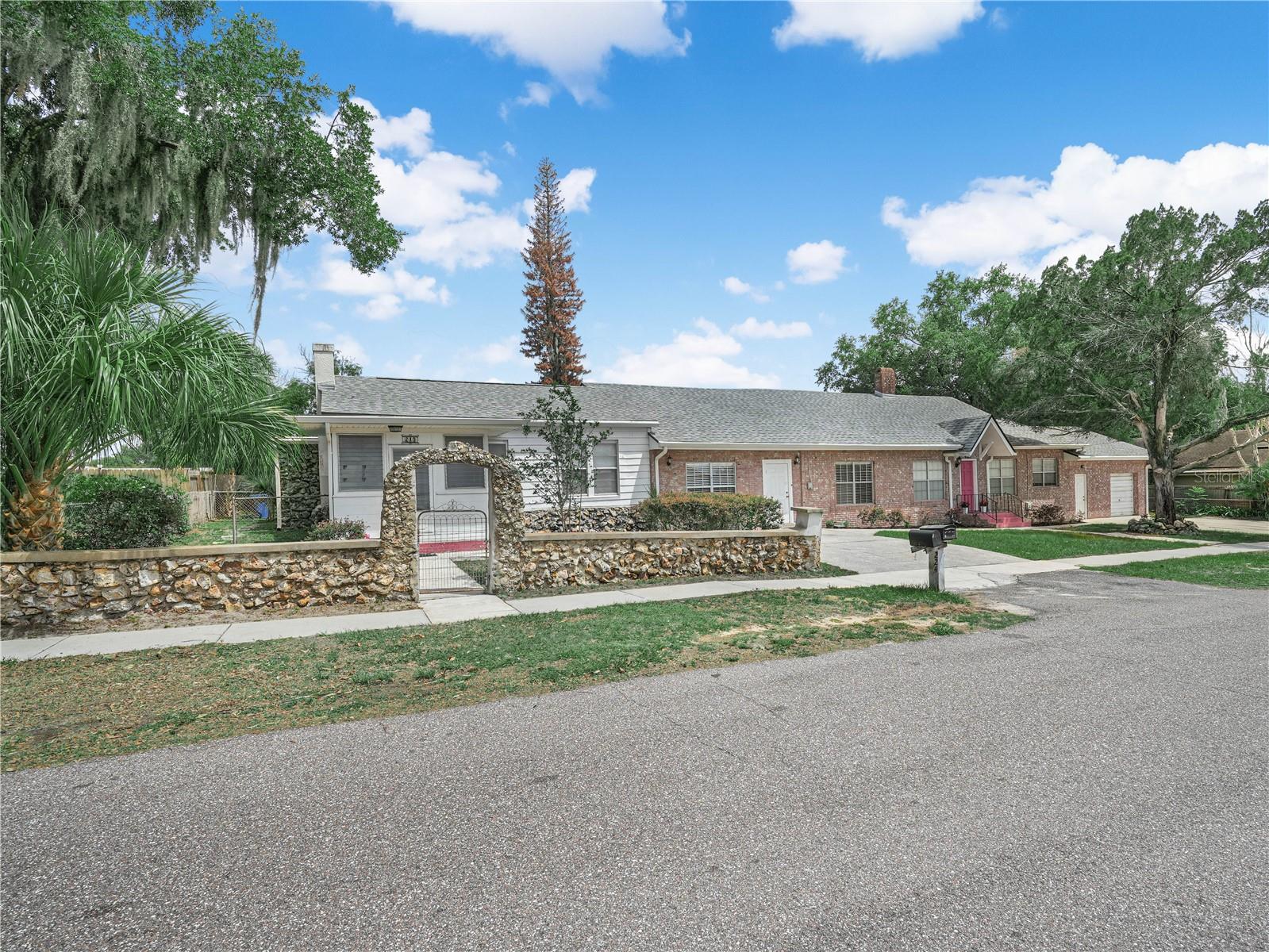 221 Citrus Grove, Polk City, FL 33868