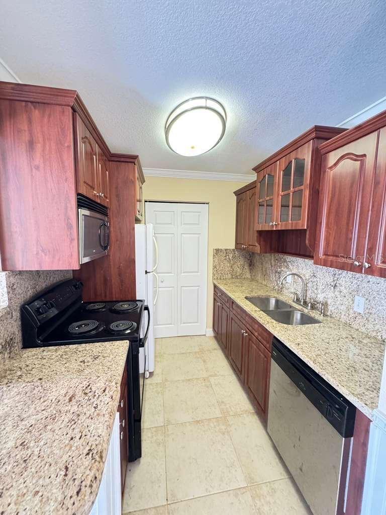 455 Alt 19 Unit 12, Palm Harbor, FL 34683