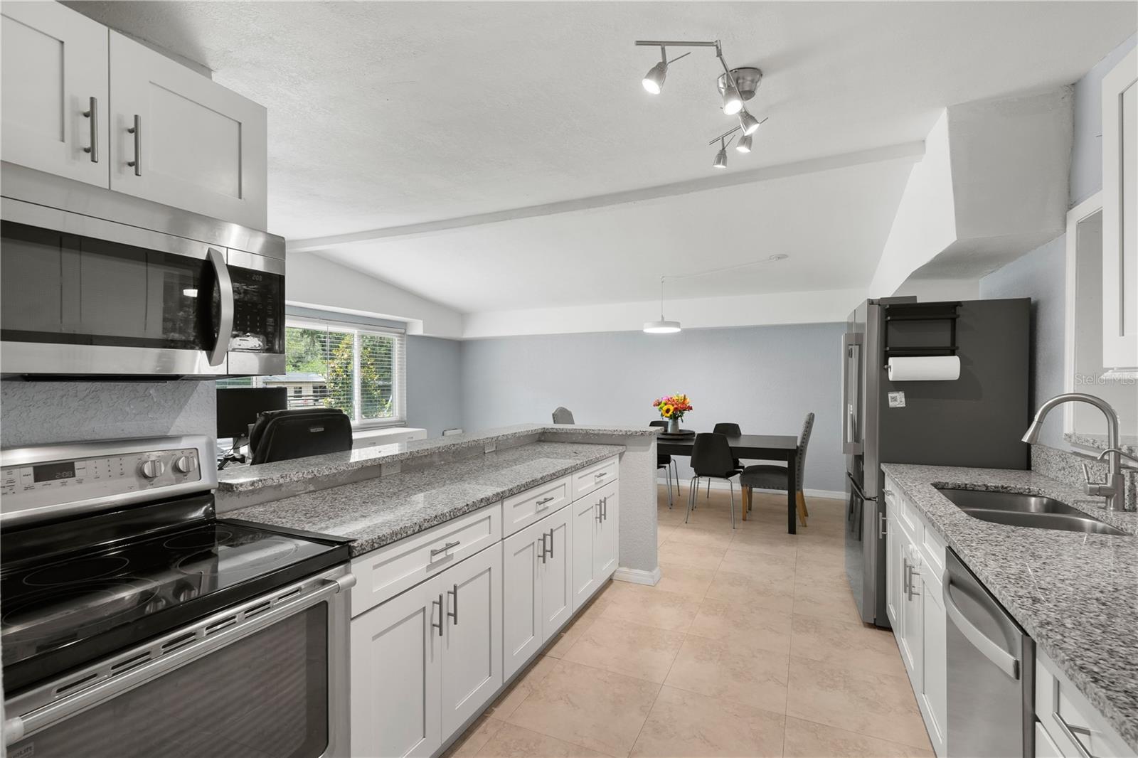 115 Ten Oak, Valrico, FL 33594