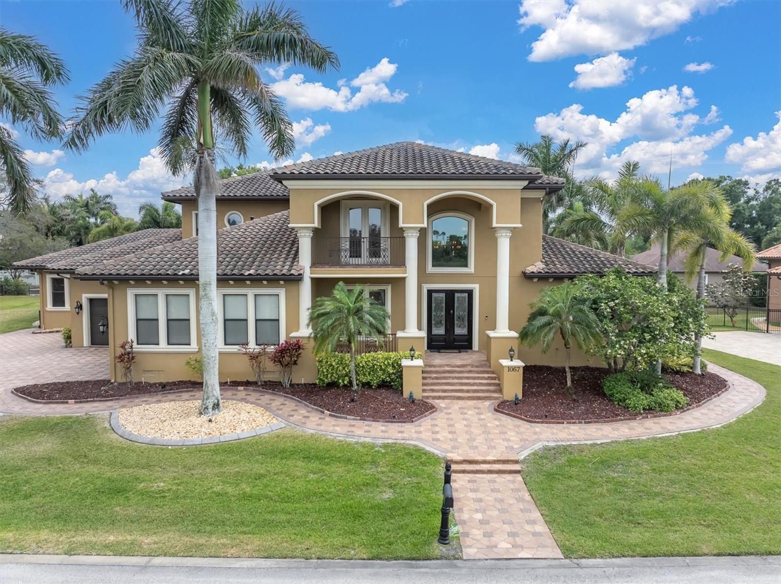 1067 Ashland, Tarpon Springs, FL 34689