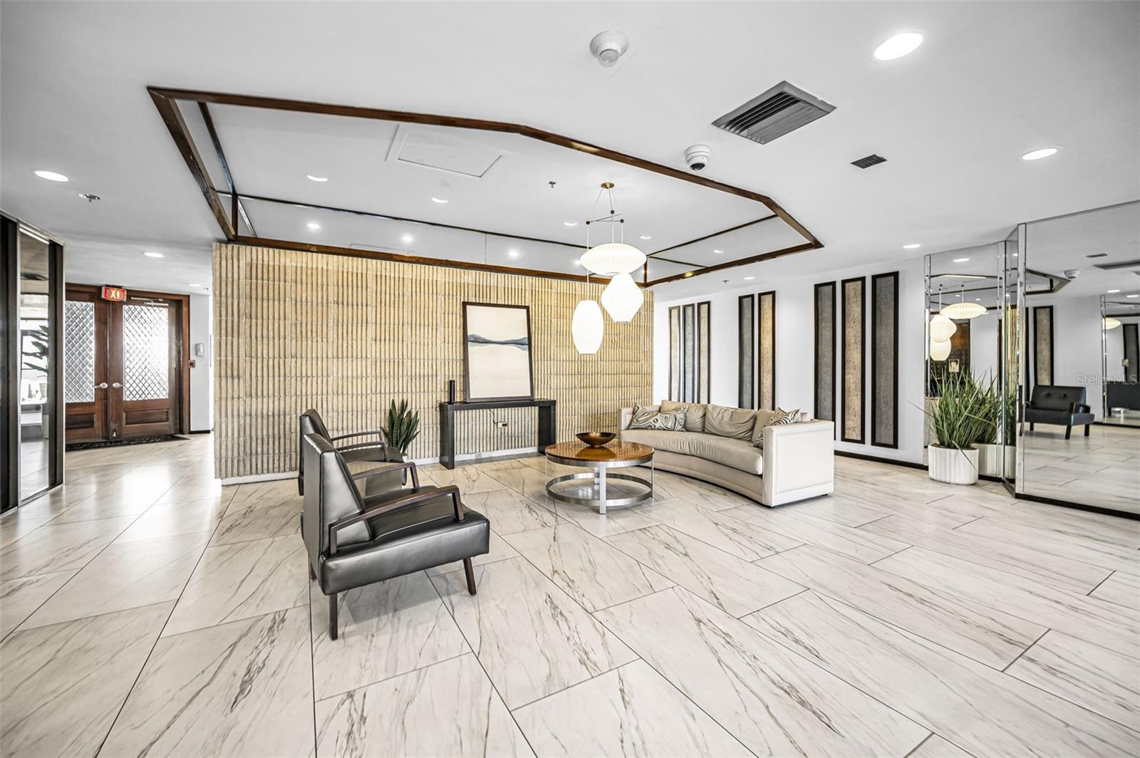 1660 Gulf Unit 208, Clearwater Beach, FL 33767