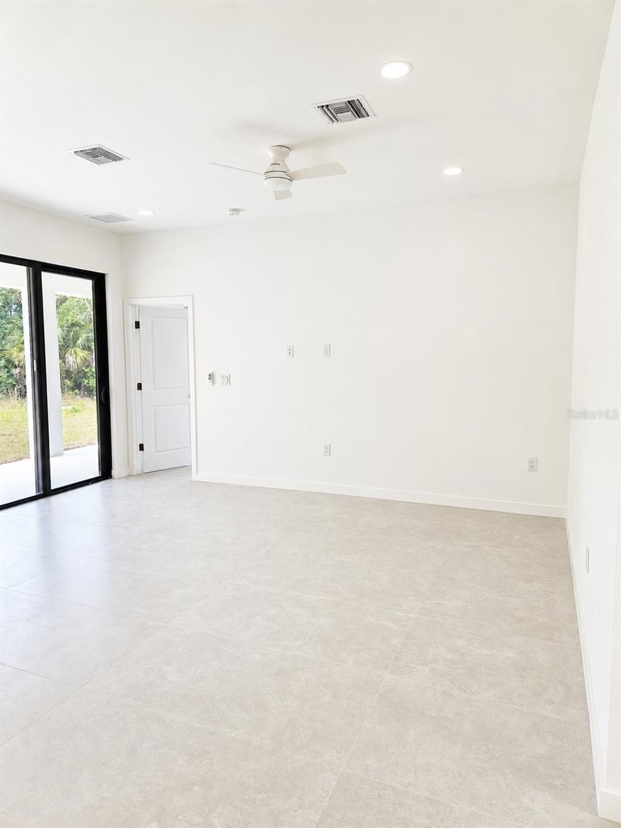 2907 25 St W. Strata Vii, Lehigh Acres, FL 33971