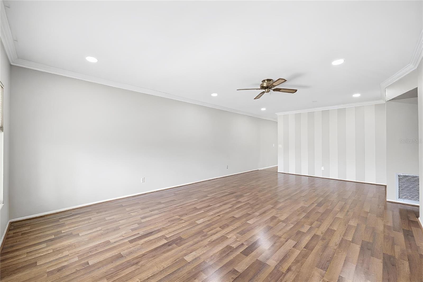 2381 Ecuadorian Unit 45, Clearwater, FL 33763
