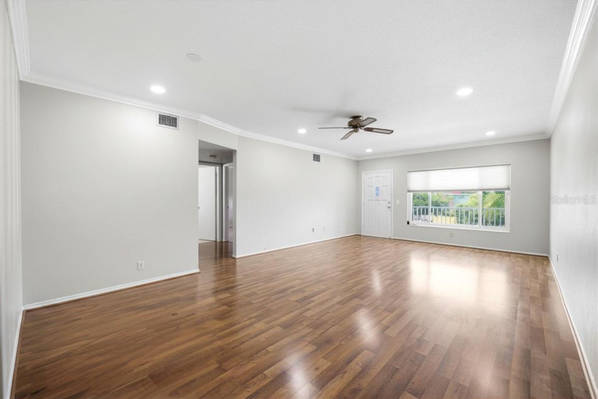 2381 Ecuadorian Unit 45, Clearwater, FL 33763