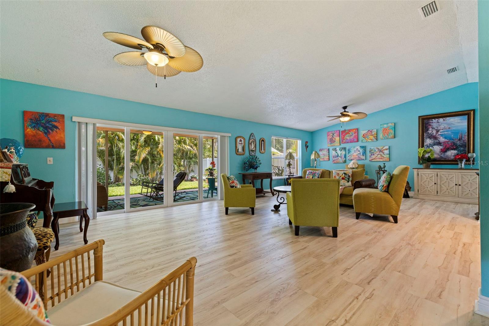 201 58th, St Petersburg, FL 33705