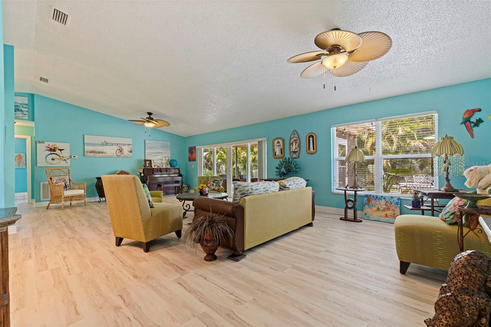 201 58th, St Petersburg, FL 33705
