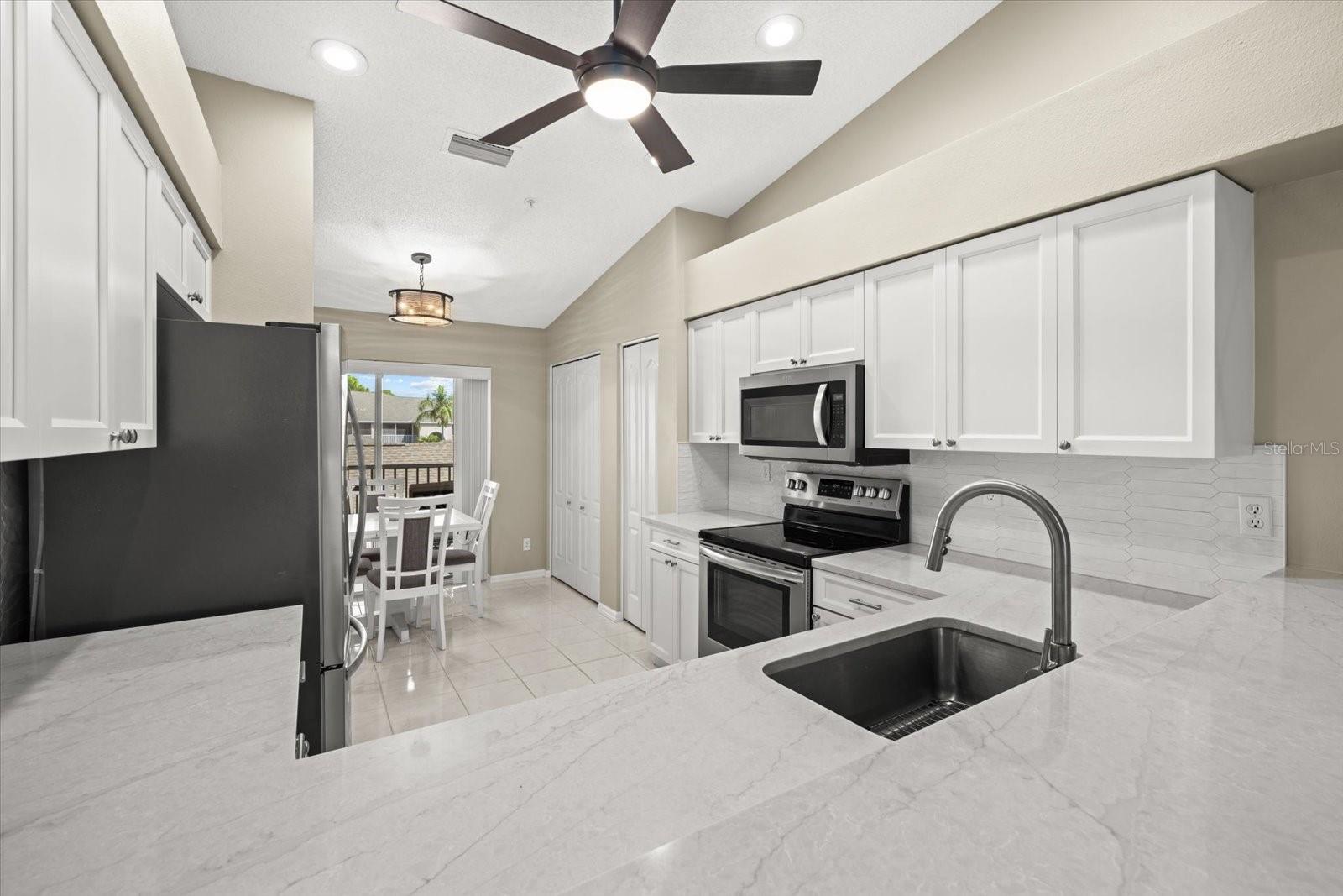 9550 High Gate Unit 1525, Sarasota, FL 34238