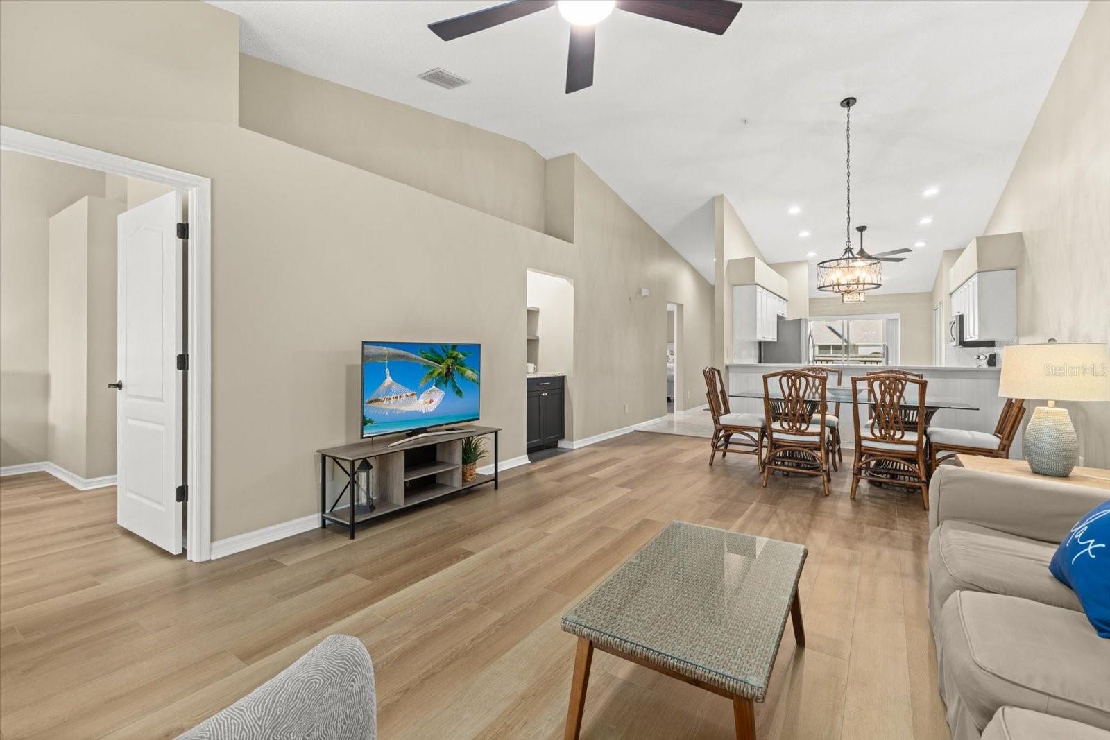 9550 High Gate Unit 1525, Sarasota, FL 34238