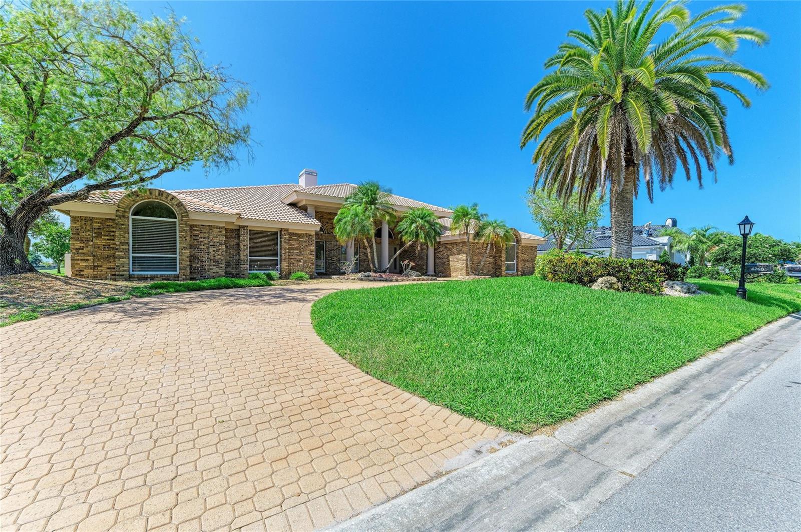 4268 Las Palmas, Sarasota, FL 34238