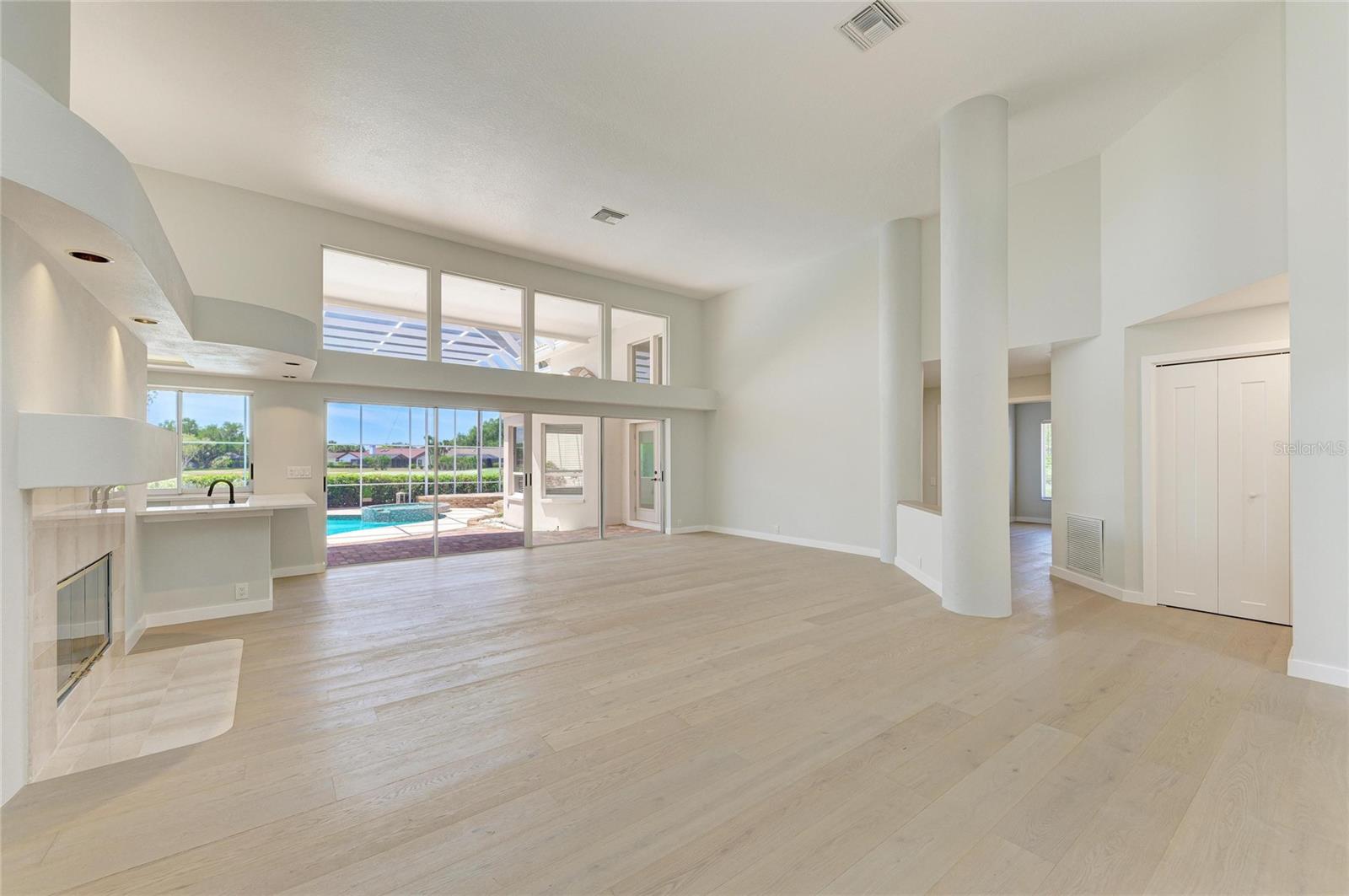 4268 Las Palmas, Sarasota, FL 34238