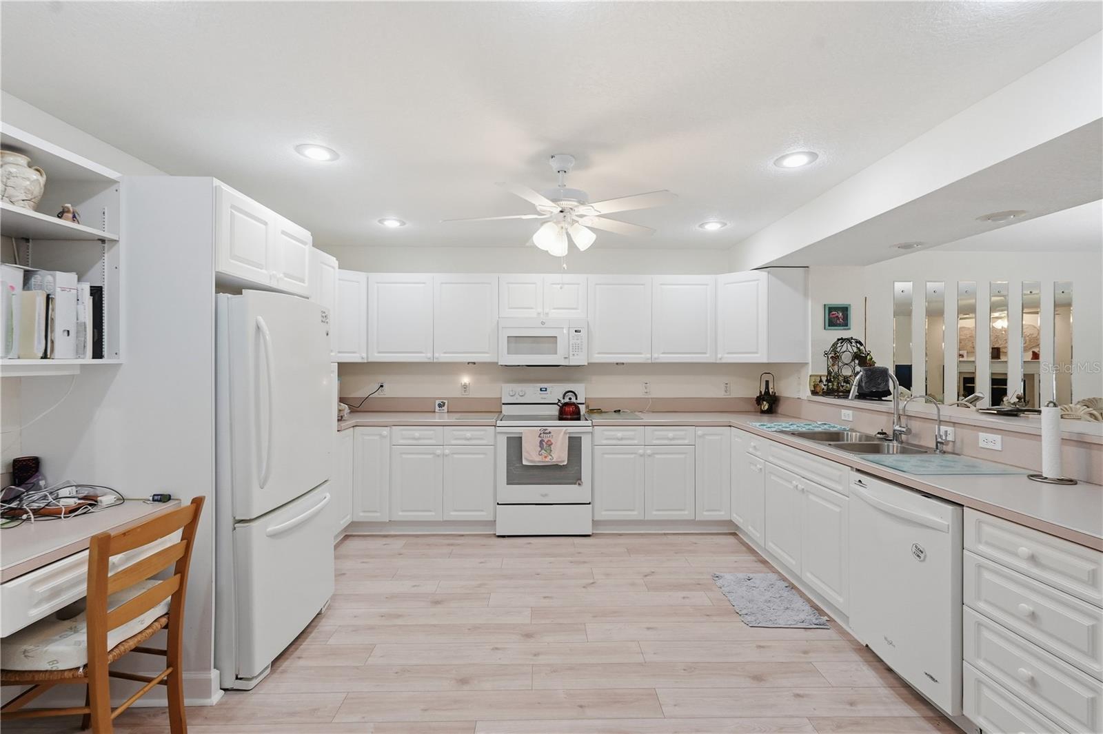 545 Pinellas Bayway Unit 302, St Petersburg, FL 33715