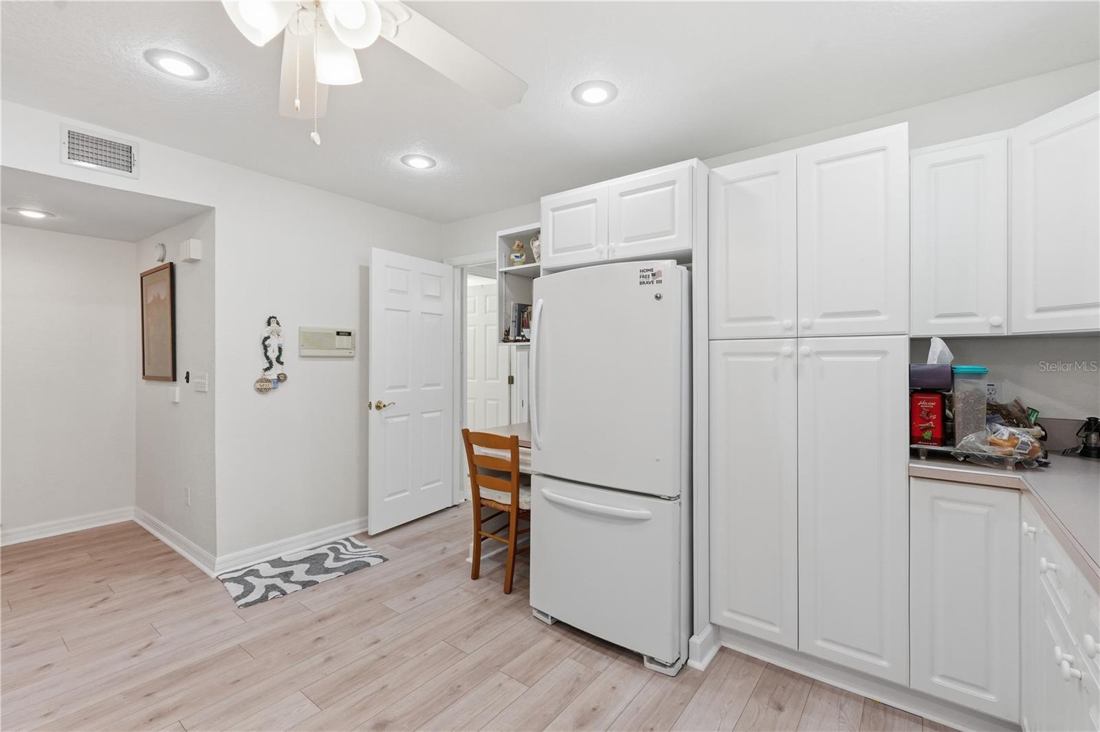 545 Pinellas Bayway Unit 302, St Petersburg, FL 33715