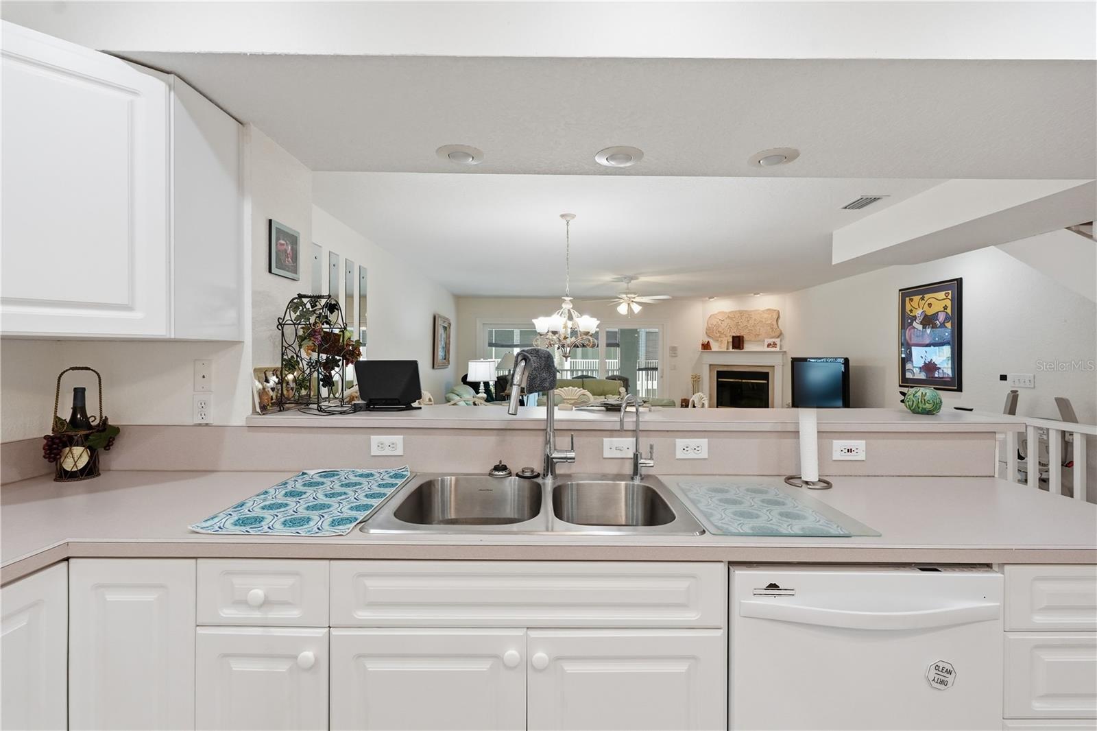 545 Pinellas Bayway Unit 302, St Petersburg, FL 33715