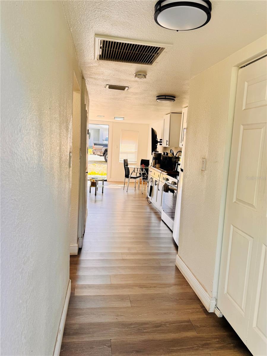 8710 Tangerine, Tampa, FL 33617