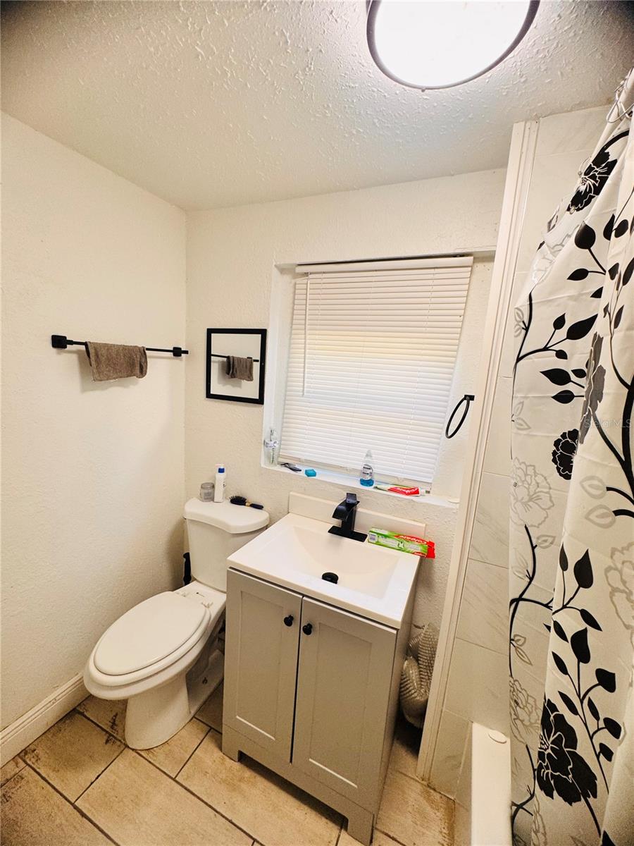 8710 Tangerine, Tampa, FL 33617