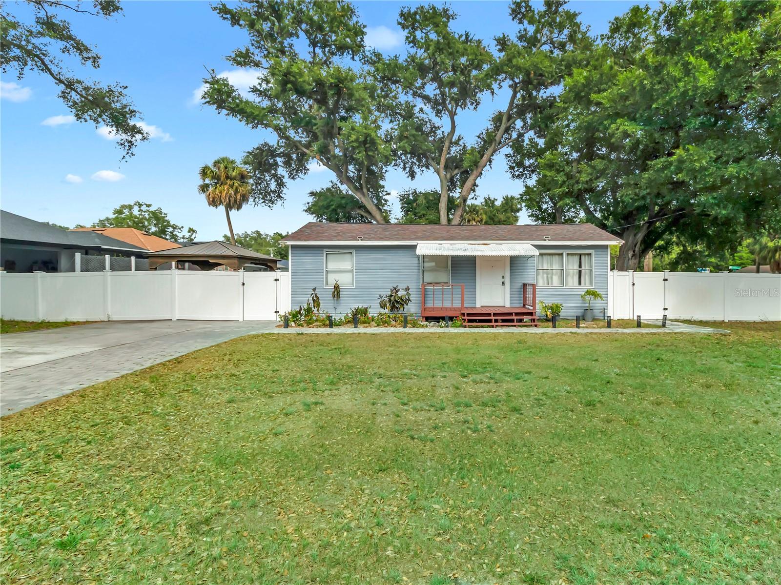 6201 Theresa, Tampa, FL 33615