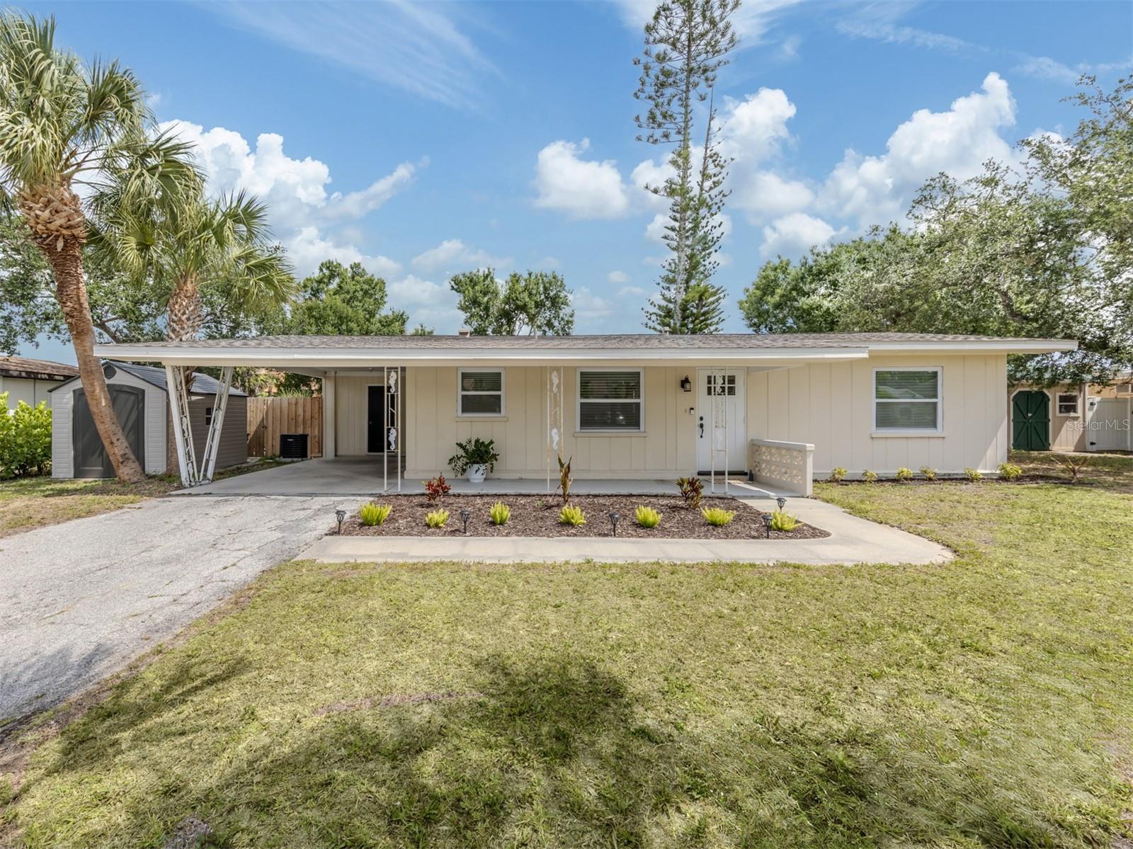 929 Cypress, Venice, FL 34285