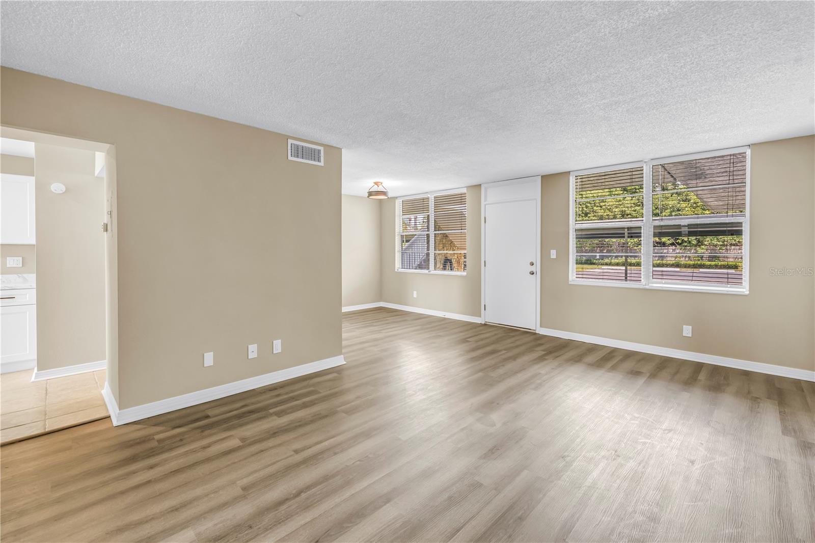 4720 Locust Unit 116, St Petersburg, FL 33703